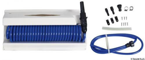Contenitore con tubo acqua spiralato
